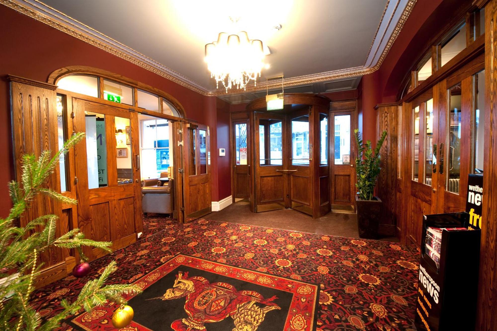 Foley Arms Hotel Грейт-Малверн Экстерьер фото