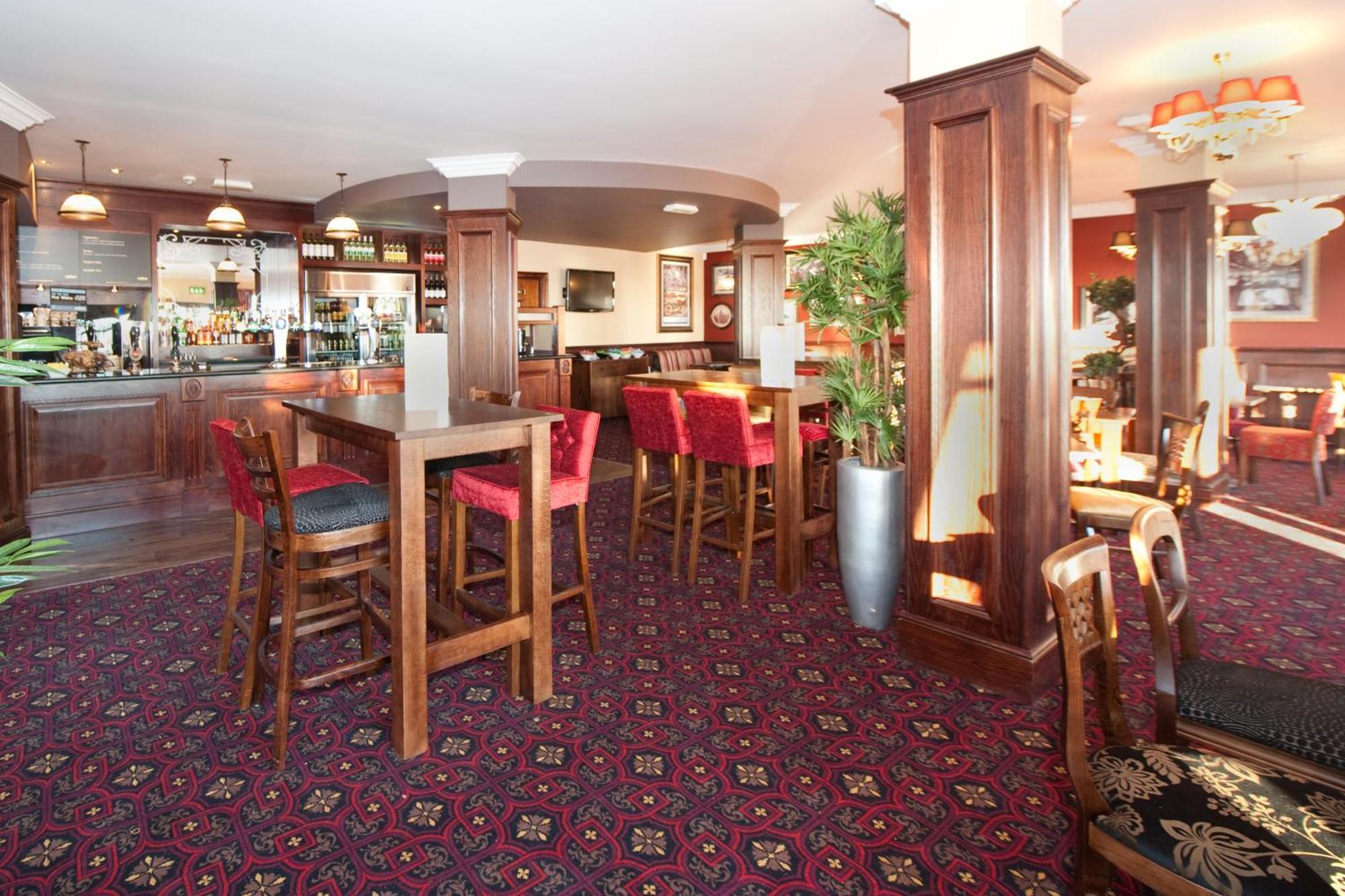 Foley Arms Hotel Грейт-Малверн Экстерьер фото